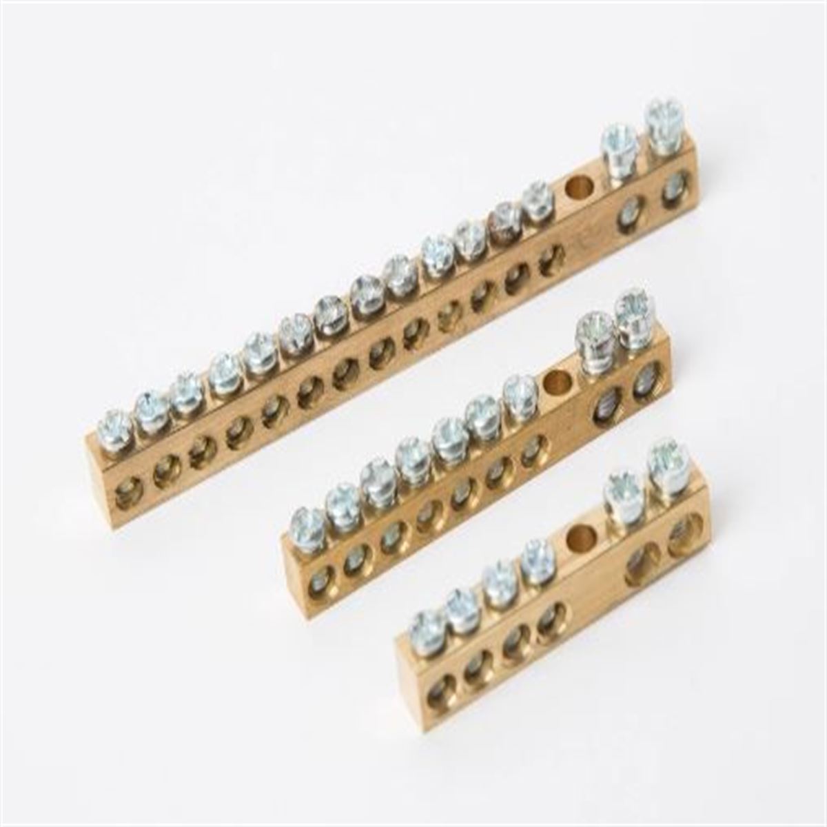 63 A. 4 DELİK PANO TOPRAKLAMA KLEMENS 1
